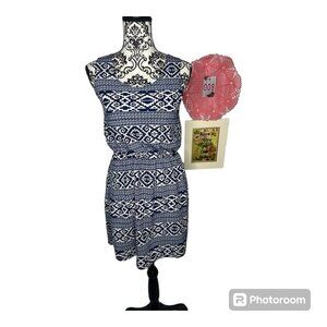 Pink Rose Blue and White Sleeveless Printed Dress Size Medium